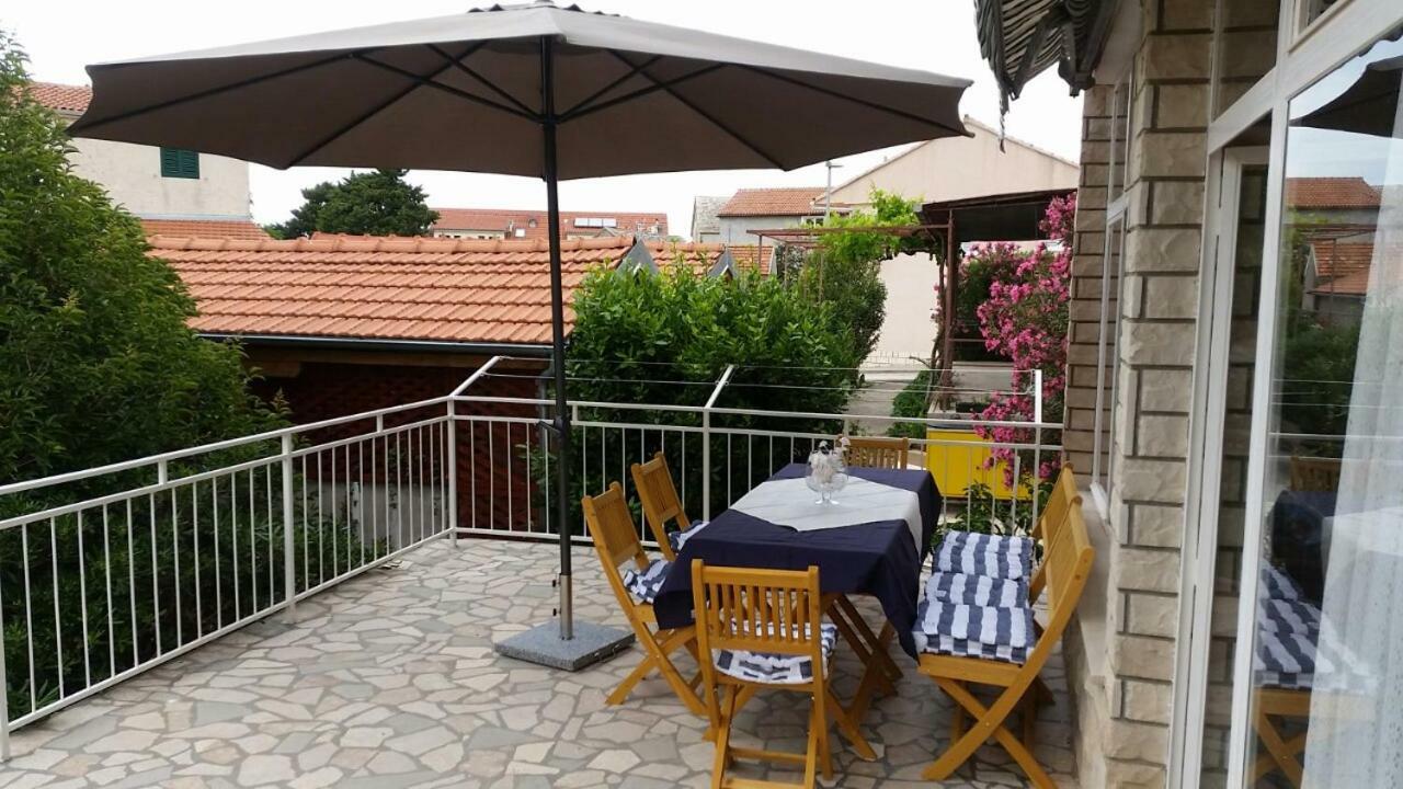 Mali Sjor Apartment Primosten Ngoại thất bức ảnh